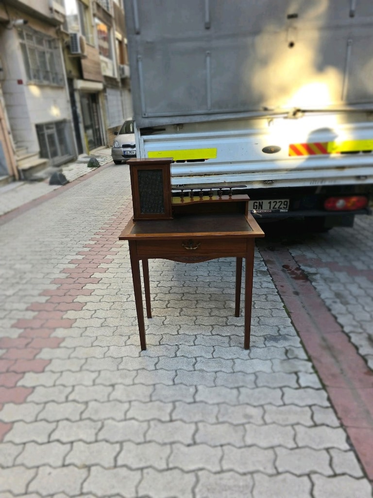 Antika Çalışma Masası - 3