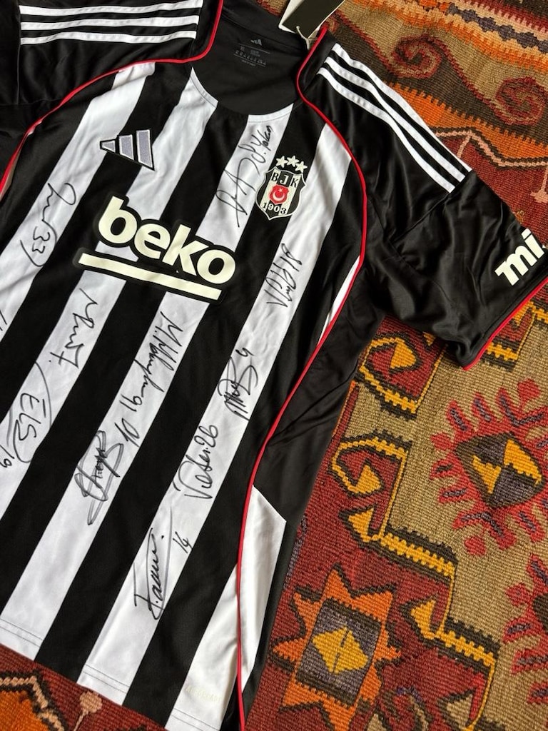 orjinal beşiktaş imzalı iç saha çubuklu yeni sezon forması bayrak bjk - 4