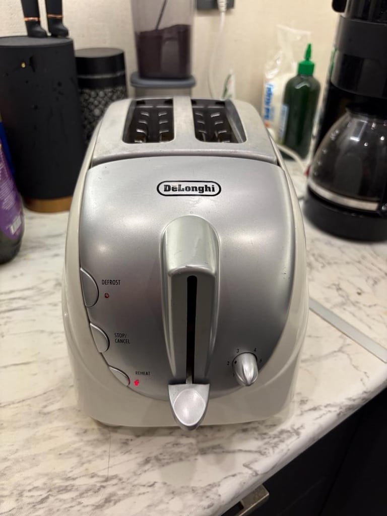 DeLonghi CKT2003 Ekmek Kızartma Makinesi