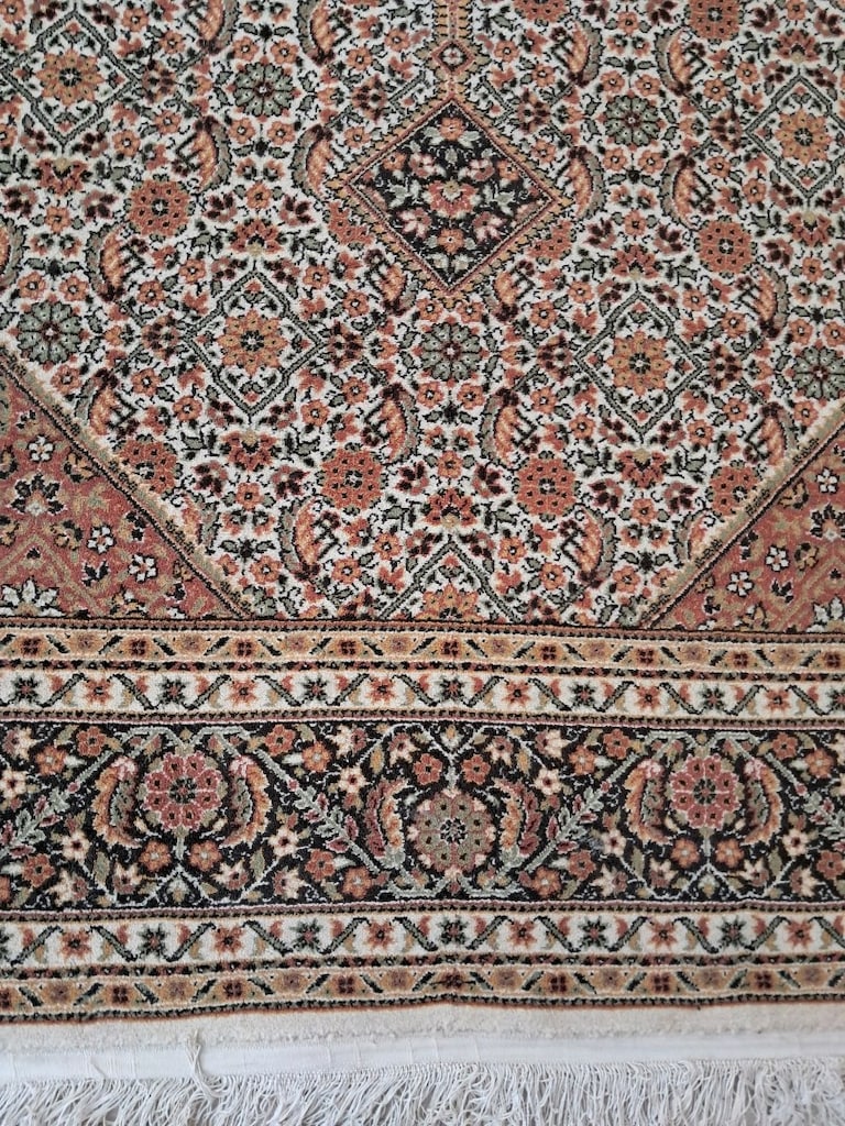 Gümüşsuyu Halı - 2