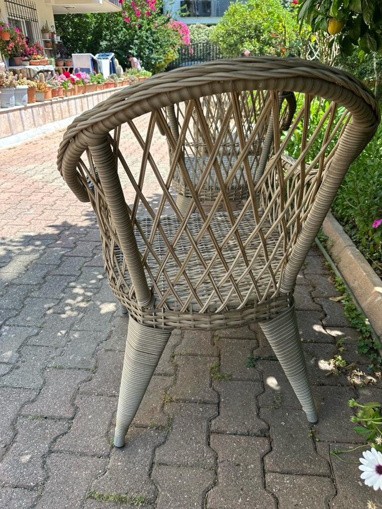 çok temiz bahçe takımı 4 sandalye bir masasa - 9