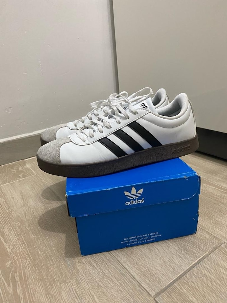 orjinal sıfır gibi adidas beyaz sneaker ayakkabı