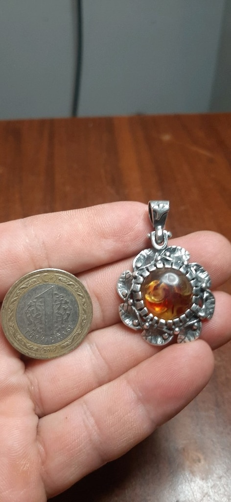 MERAKLISINA... 925 AYAR GÜMÜŞ ÇERÇEVELİ SENTETİK KEHRİBAR KOLYE.. - 3