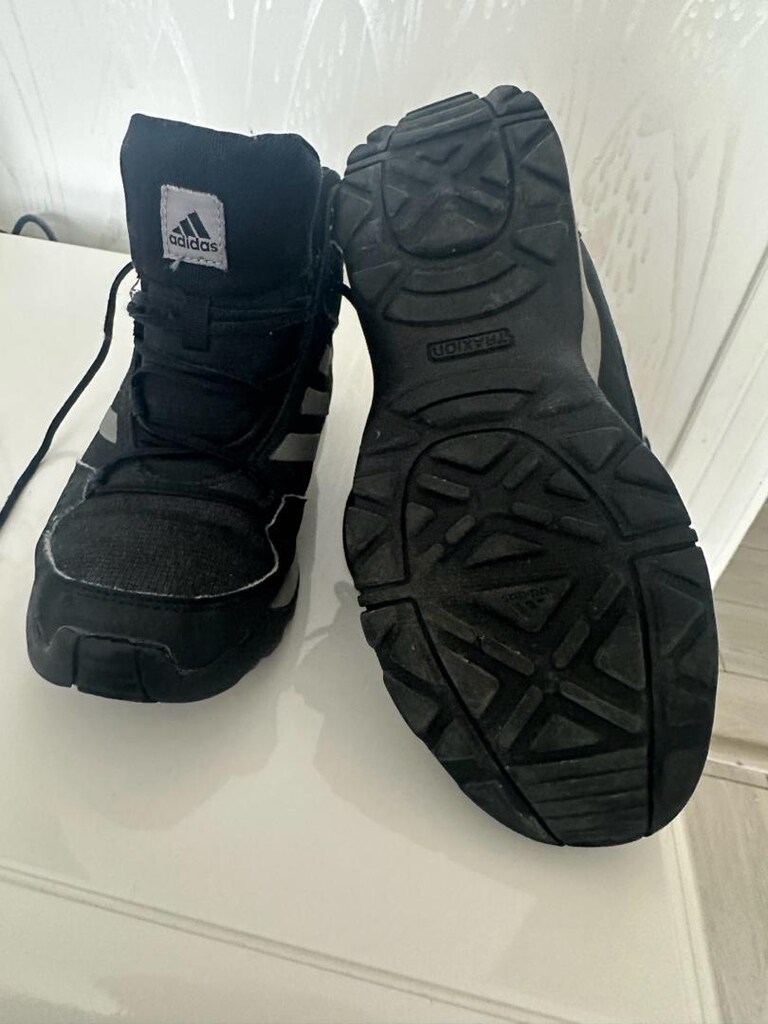 Adidas bot - 3