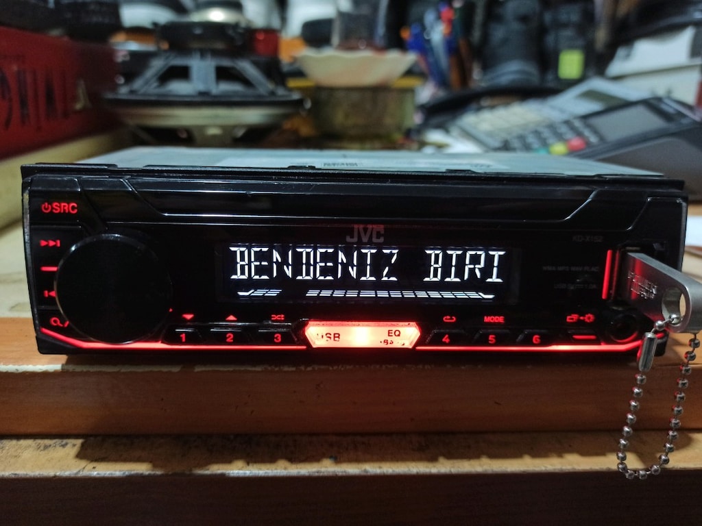 JVC KD-X152 Oto Teybi USB AUX RADYO tek anfi çıkışli oto teyp sorunsuz - 4