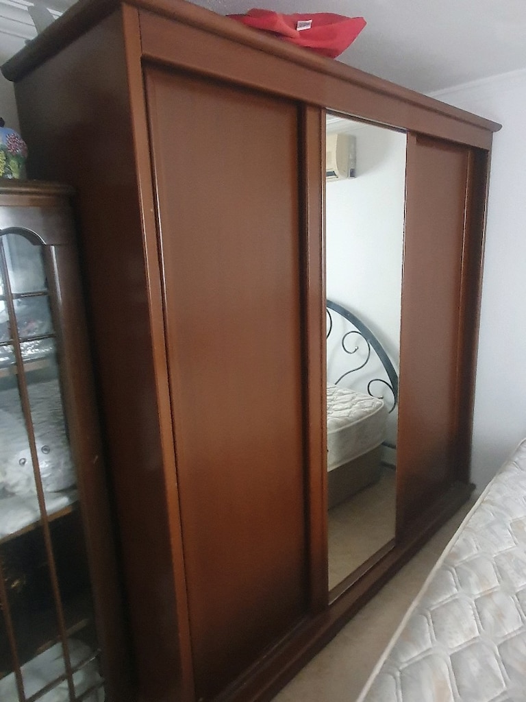 YATAK ODASI BAZA YATAK GARDRAP VE VİTRİN - 3