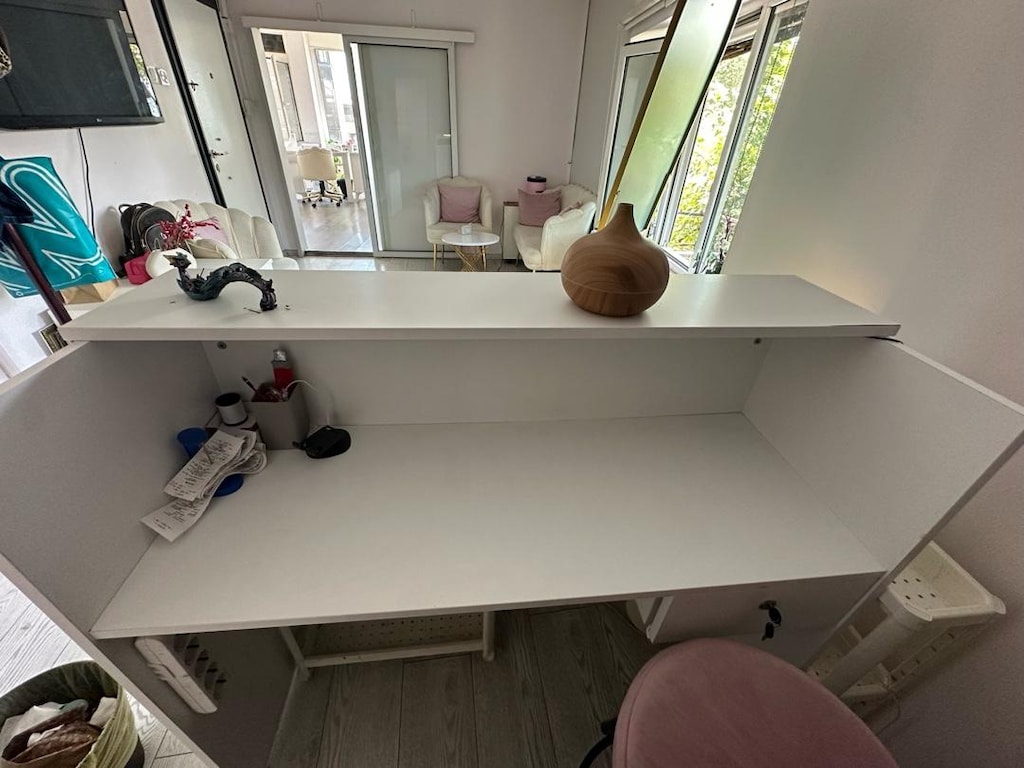 Salon/Ofis Mobilyaları: Şık Karşılama Bankosu(Kasa) ve Sandalye - 2