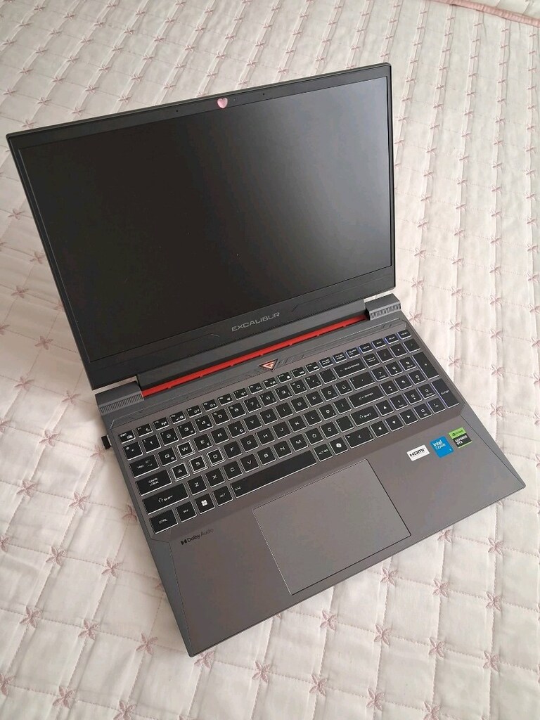 CASPER EXCALIBUR RTX 5060 LAPTOP - 2