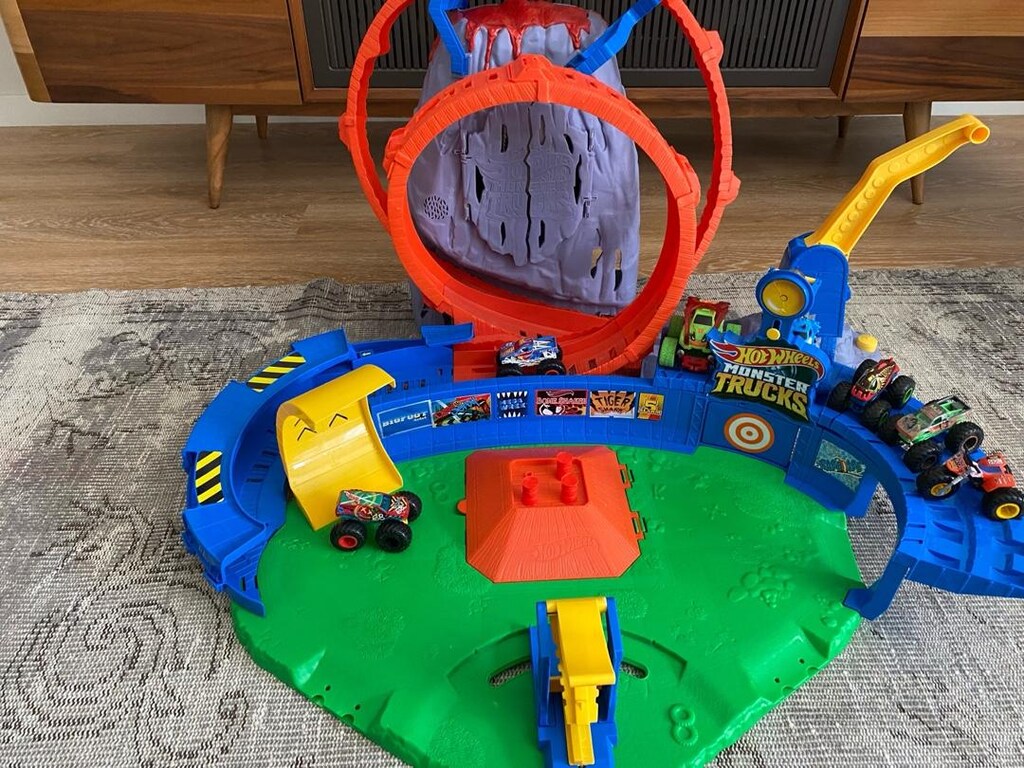 Hot Wheels Monster Trucks Volkanik Alan Macera Oyun Seti - 3