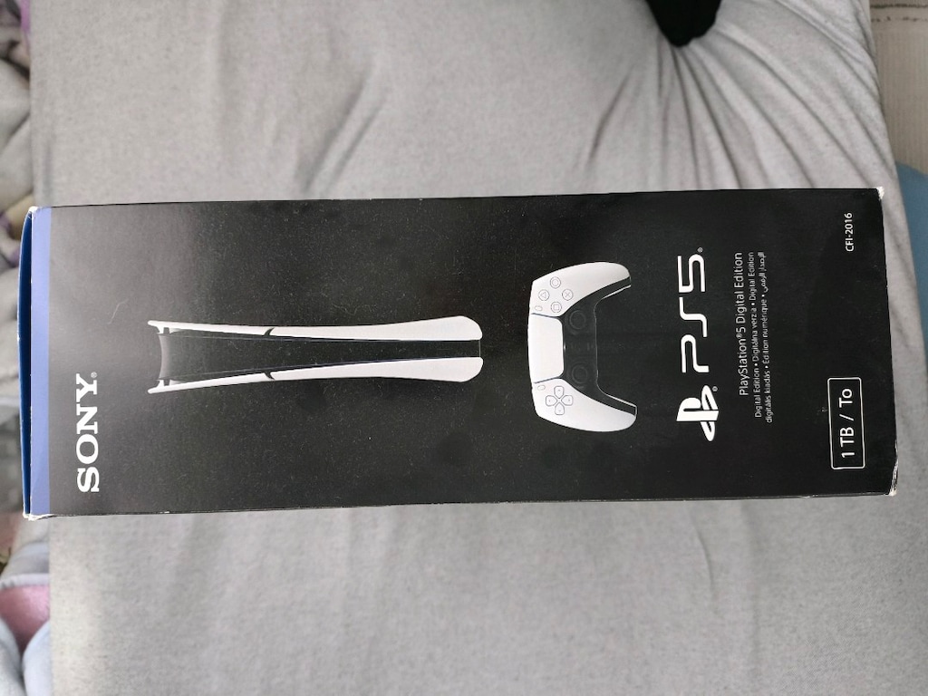 PS5 Digital 1 TB - 5