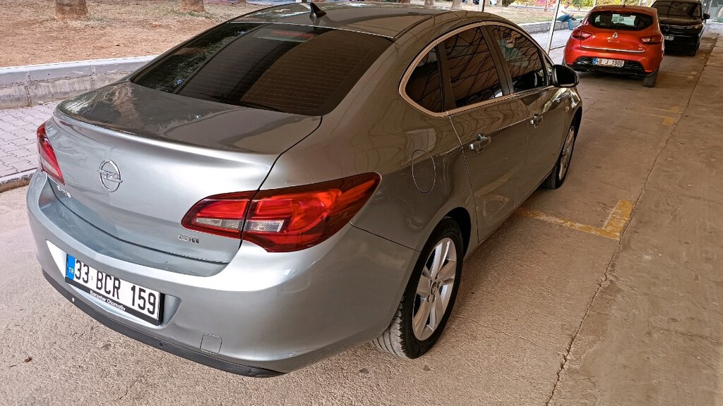 Opel Astra 2015 model sedan 1.6 CDTI 136 beygir sport paket dizel - 6