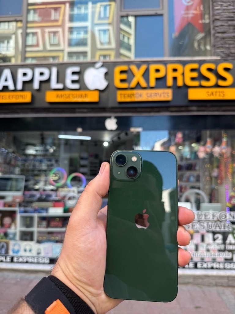 iPhone 13 128 Gb PİL 100 Kutu Faturalı