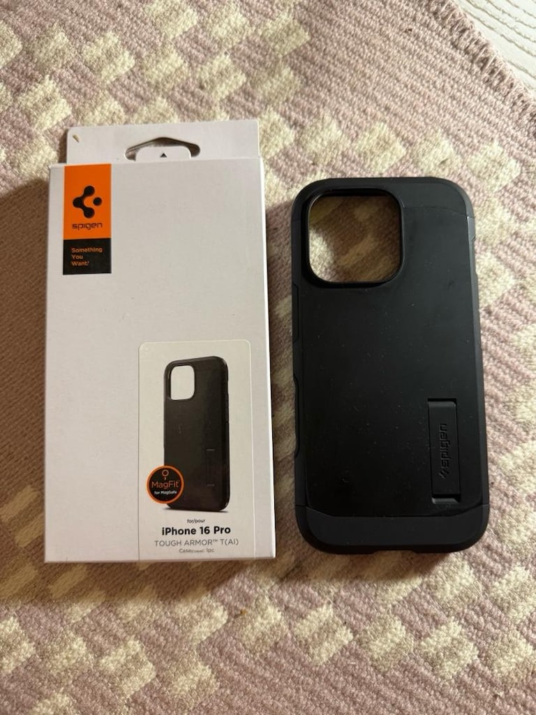 iphone 16 pro spigen kılıf