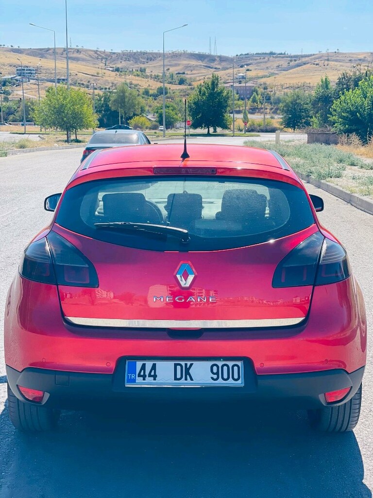 2015 Model Megane 3 touch plas - 2