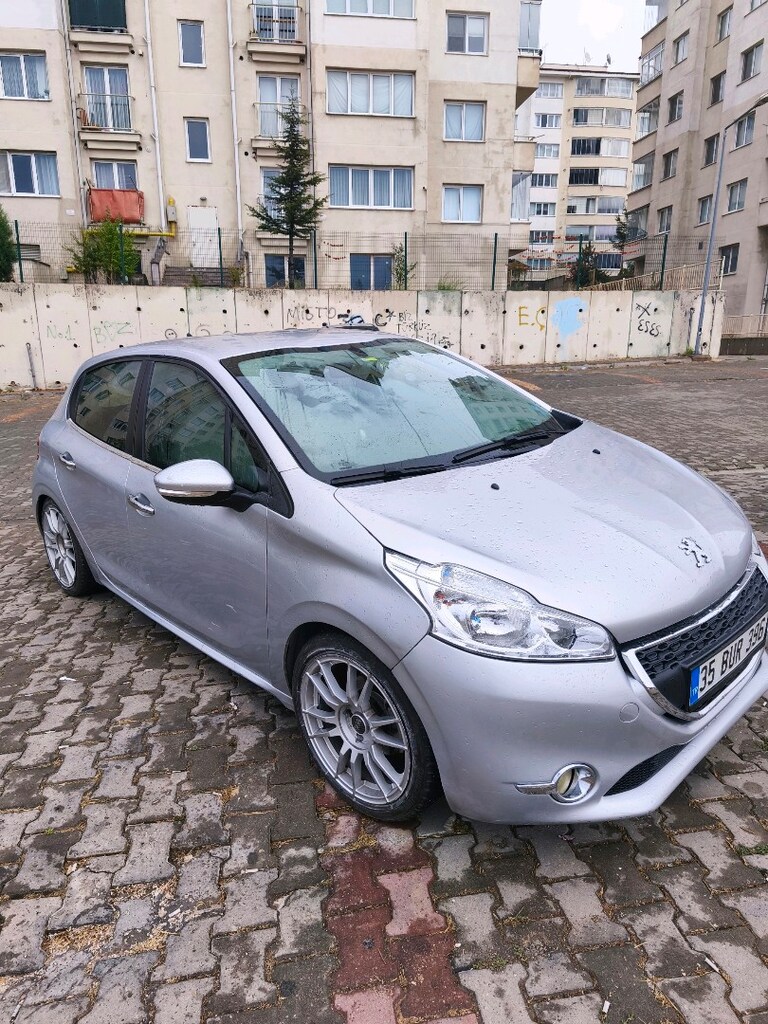 Peugeot 208 2012 tek değişenli - 8