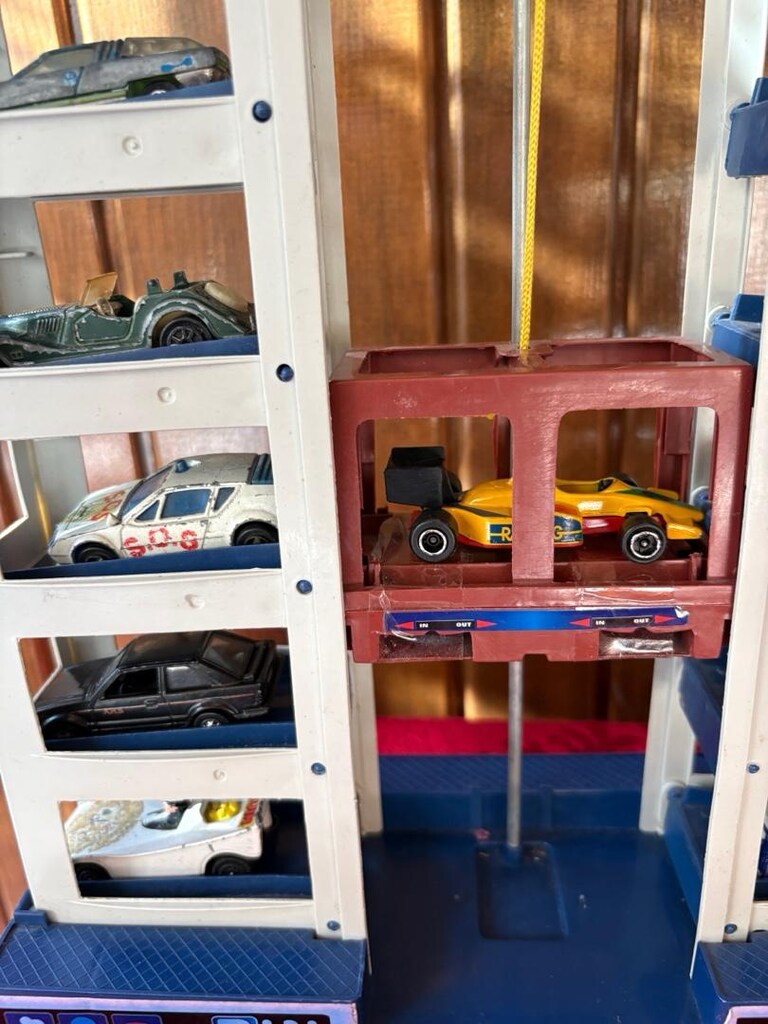 Vintage "Funny Parking" 1:64 Die-Cast Araç Sergileme Standı / Vitrini - 8