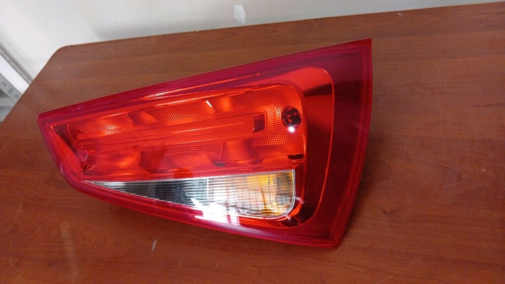 AUDİ A1 SIFIR SAĞ STOP ORJİNAL HATASIZ KARGO OLUR - 2