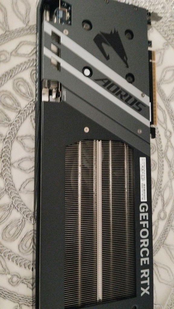 GİGABYTE auros elite rtx 5060 oc 8gb - 2