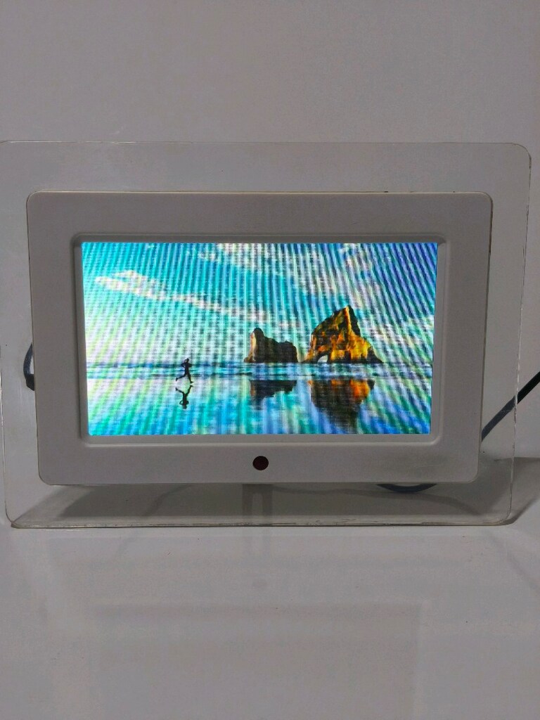 Piranha 7" Dijital Resim Çerçevesi - 3