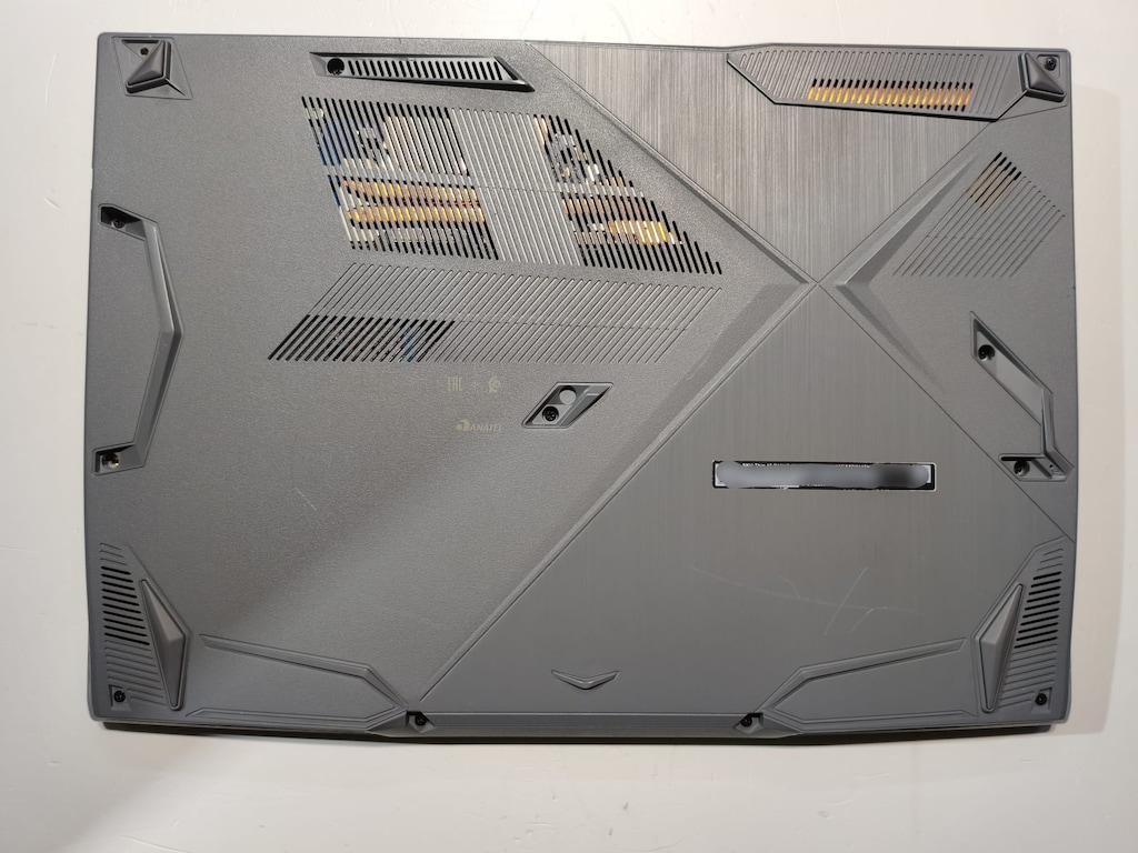 GAMING LAPTOP - 8