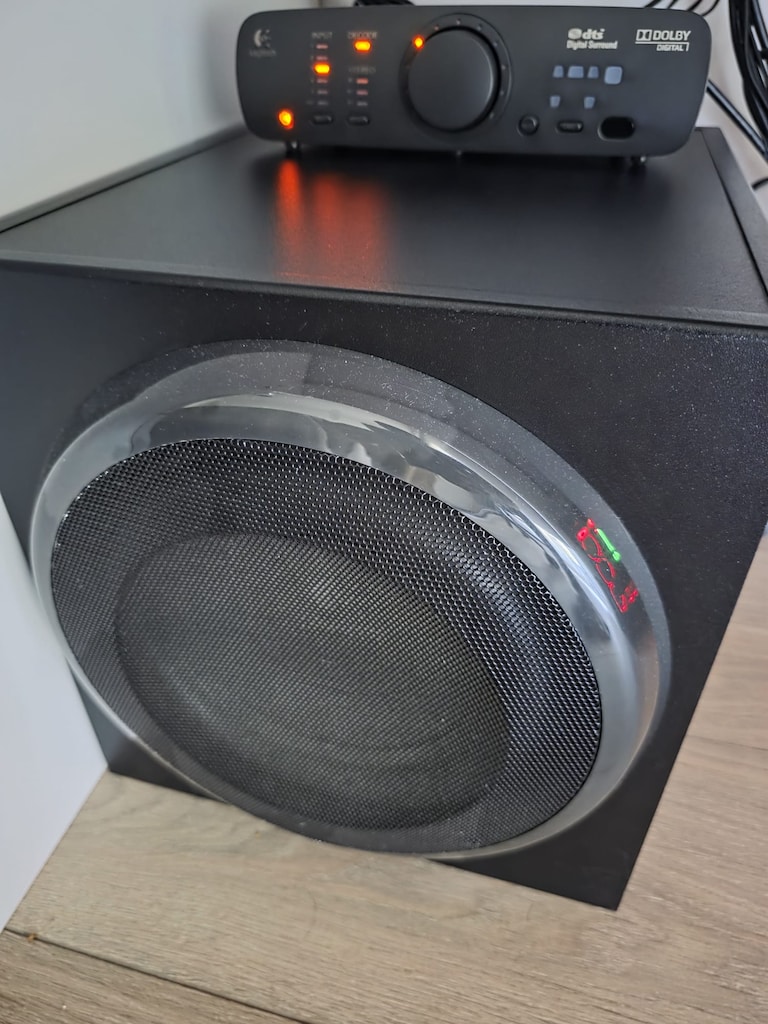 Logitech Z906 5.1 Surround Hoparlör Ses Sistemi