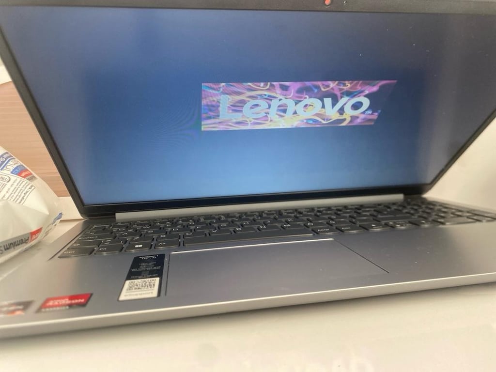 Lenova leptop - 3