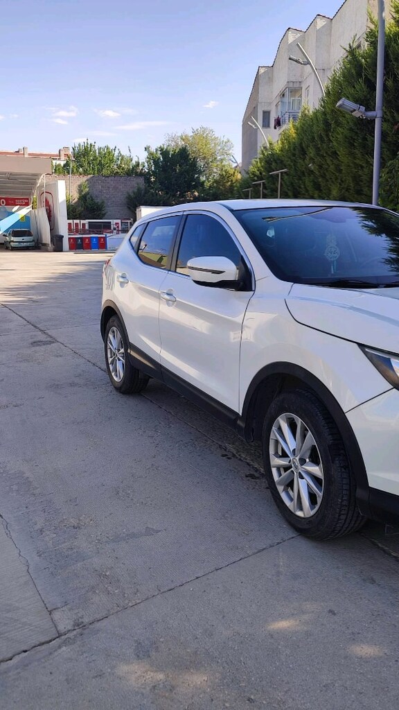 Nissan Qashqai - 4