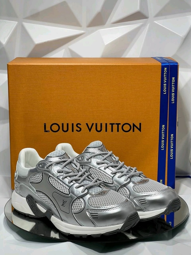 Louis Vuitton - 9