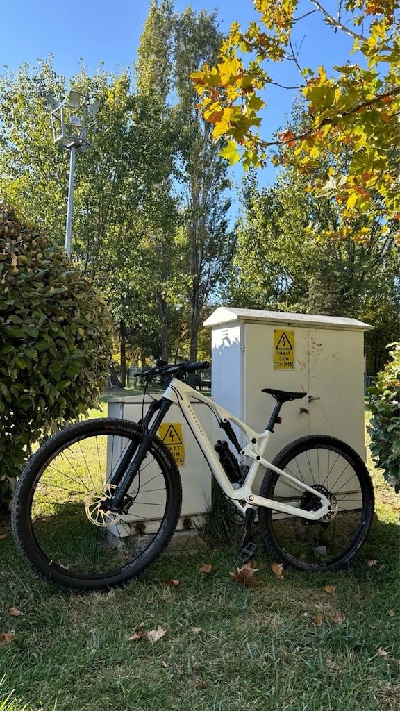 Jelatinleri Sökülmemiş Rockrider Race 900s - 4