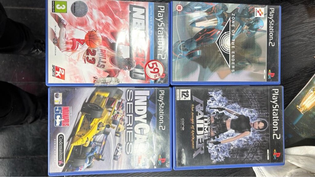 ps 2 ve 7 adet oyun - 2