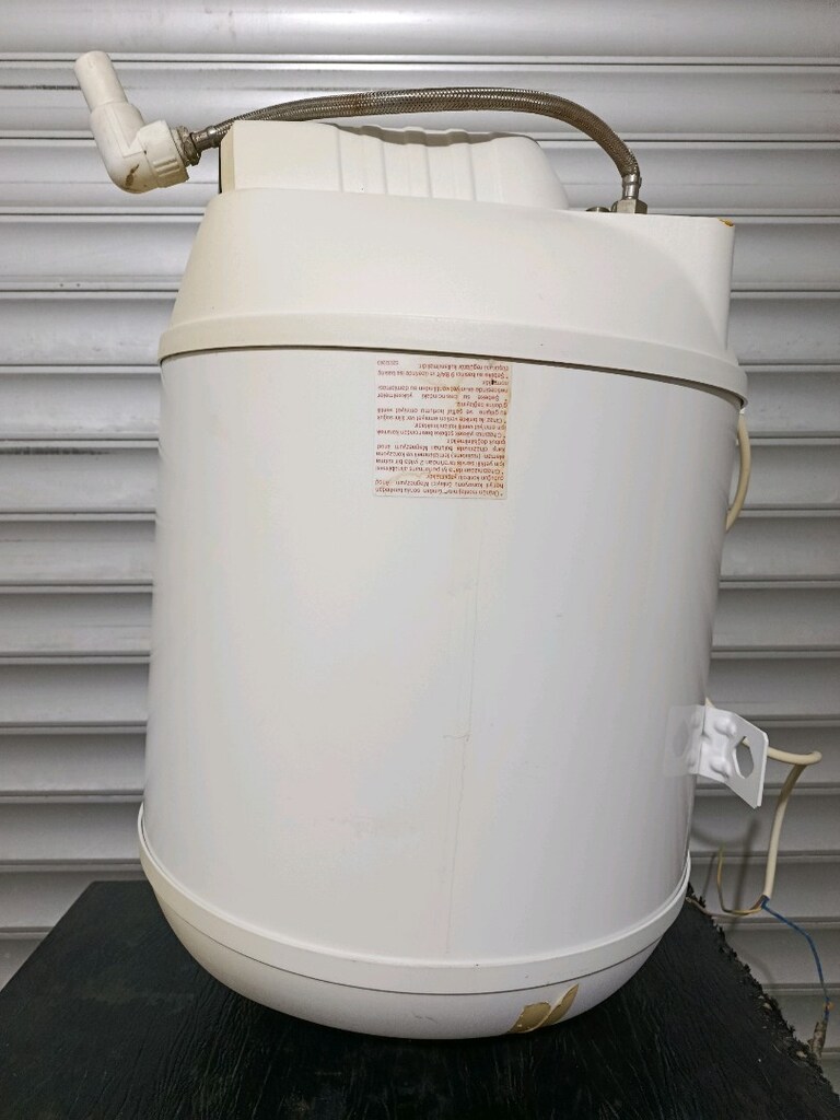 Vestel 60 Litre Termosifon Yepyeni Sadece 1 sene kullanıldı. - 3