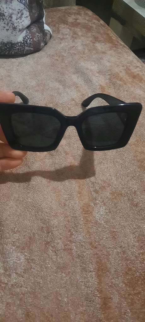 Güneş Gözlüğü yeni az kullanilmiş