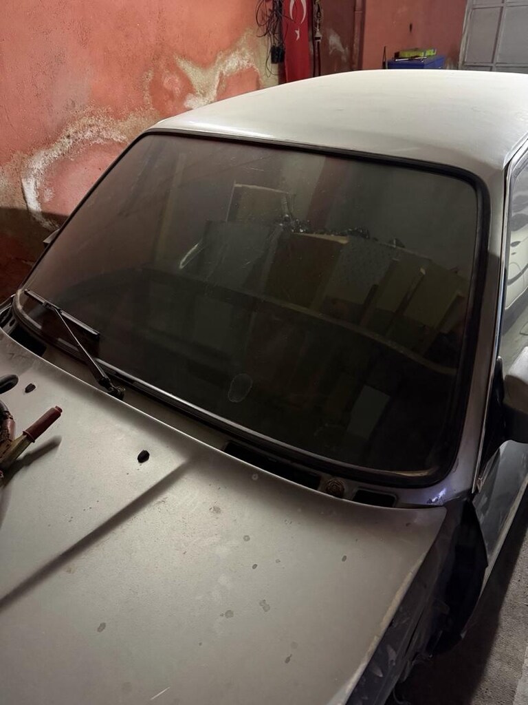 bmw e30 çıkma Yan sanayi Ön Cam temiz - 2