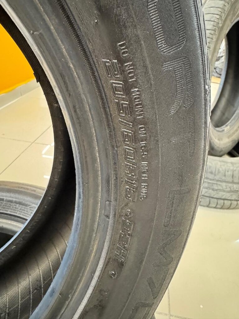 DUNLOP 205 60 16 R - 2