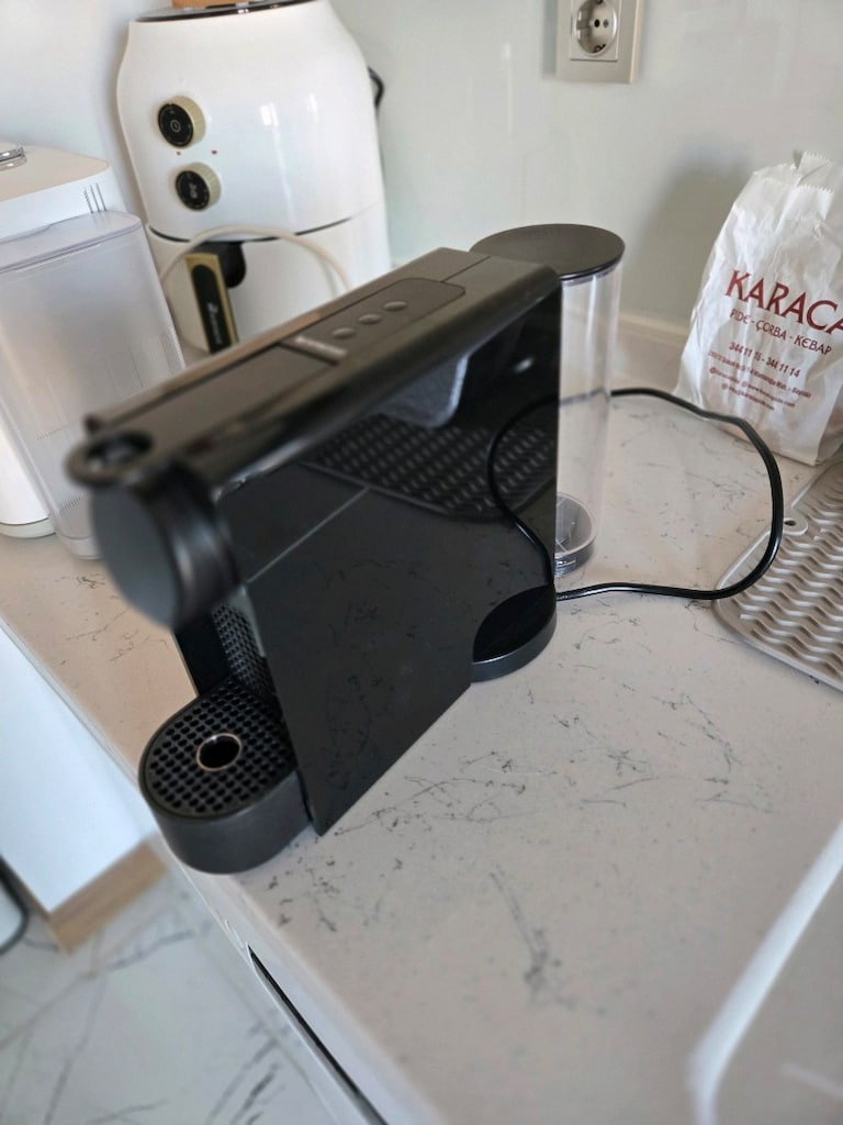 TEMİZ NESPRESSO KAHVE MAKİNESİ - 2