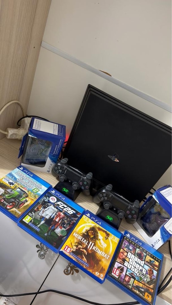 PS4 PRO 7216 - 3