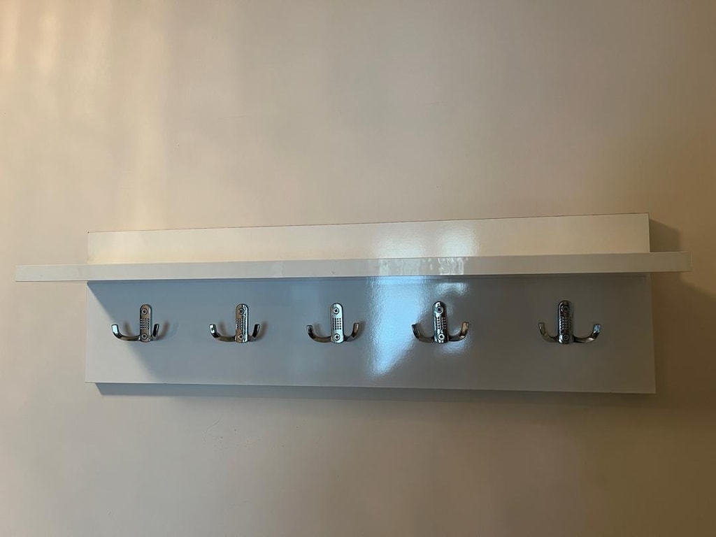 Kapaklı dolap ve askılık - 3