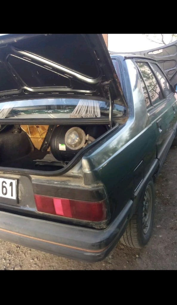 ACİLL SATILIK 95 RENAULT SPRİNG 1.4 - 11
