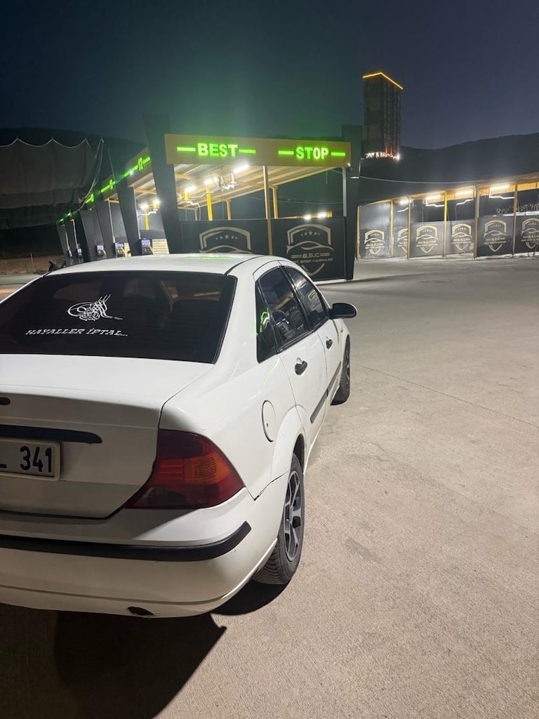 Ford Focus 1.4 - 5