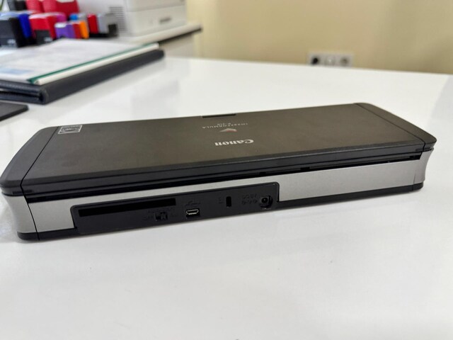 Canon imageFORMULA P-215 Taşınabilir Tarayıcı (USD ile çalışır)