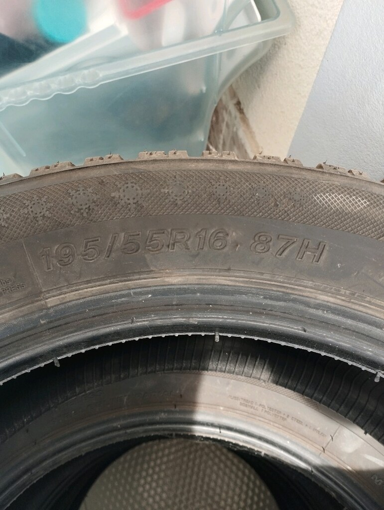 Lassa kış lastiği (195/55R16 87H) - 5