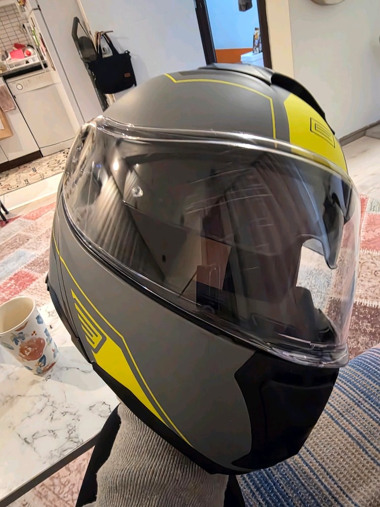 Origine çene açılır kask sıfıra yakın
