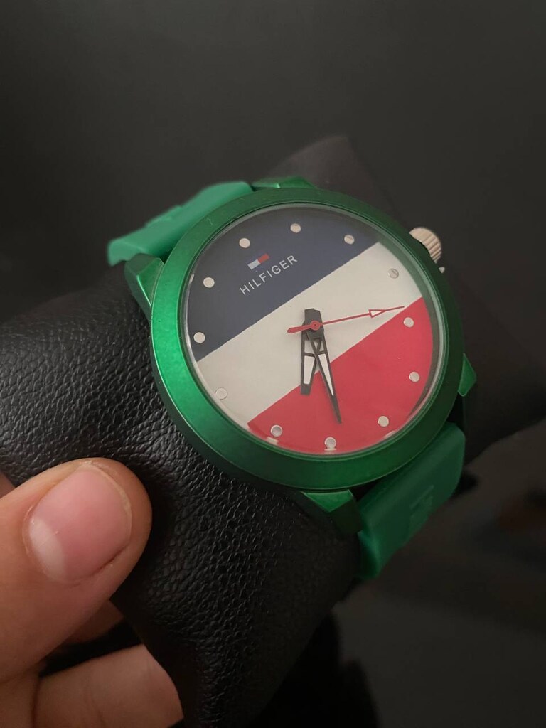sıfır & kutulu Tommy Hilfiger Erkek Kol Saati - Silikon Kordon - 2