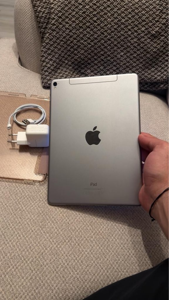 iPad Pro 1. Nesil 9.7 inç 256Gb Sim Kartlı Model - 2
