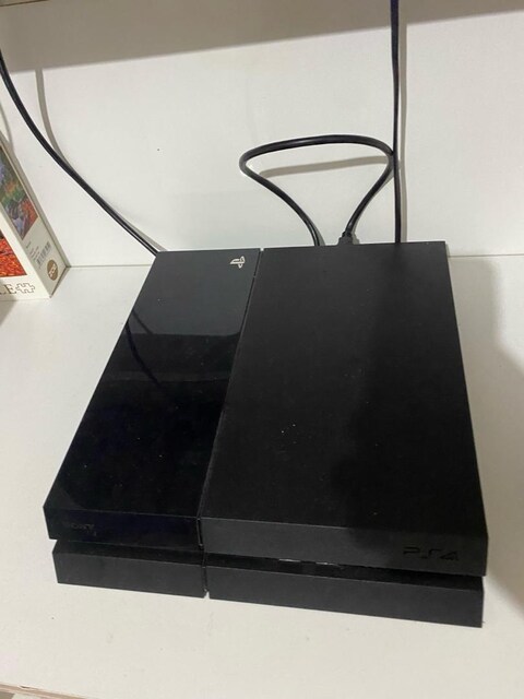 PS4 500 GB TEK KOL
