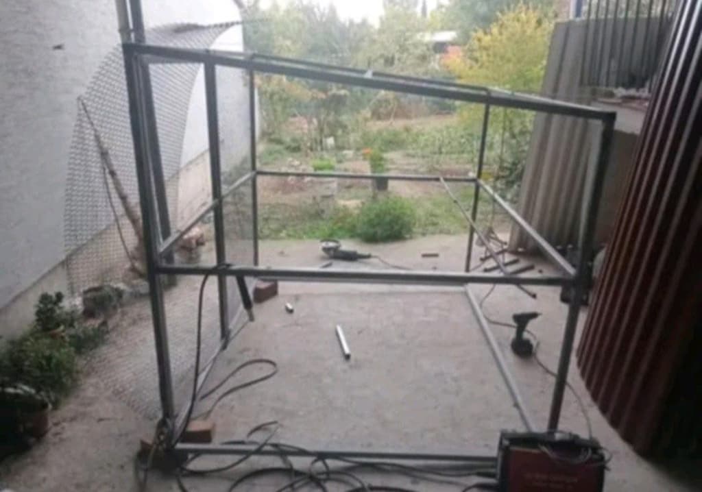 YERİNDE KÜMES İSKELETİ VE KAPLAMASI YAPILIR - 2