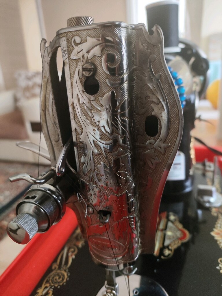 Vintage / Antika Dikiş Makinesi — Metal Gövde - 6