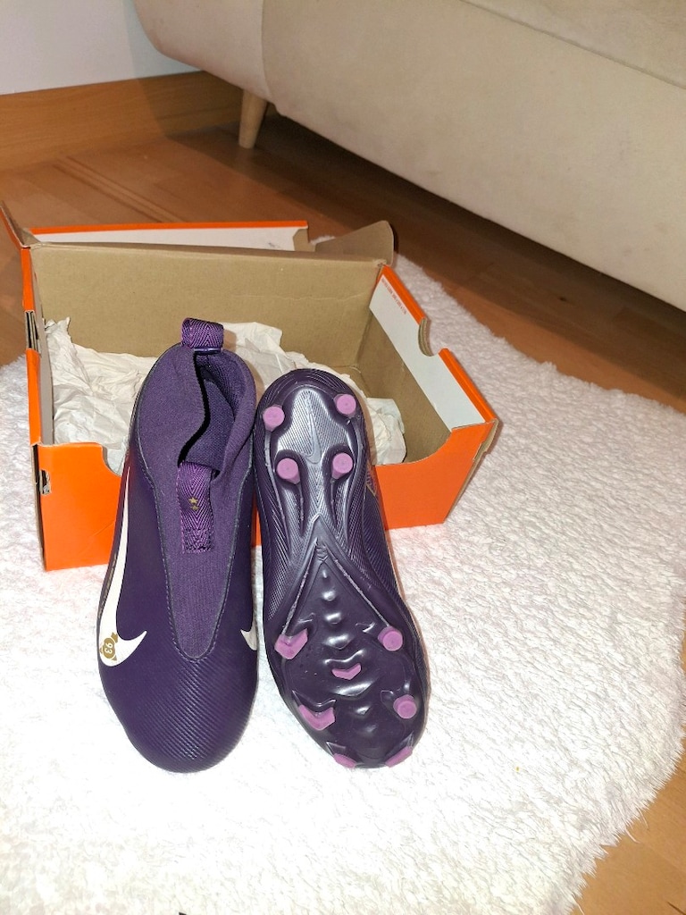NIKE 35 numara orjinal krampon - 2