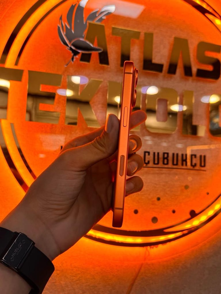 PORTAKAL İPHONE 17 PRO YILI DÖNDERİYOR !! - 4