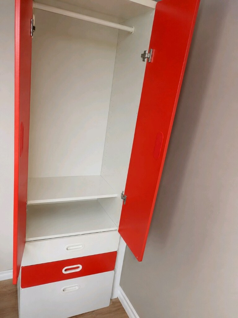 İkea smastad çocuk elbise dolabı 60*57*181 - 2